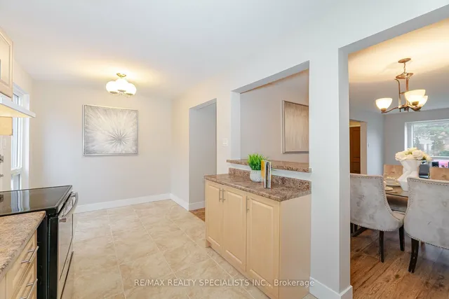 Additional property image - 8 Guildford Cres Unit 8