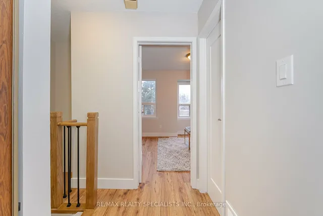 Additional property image - 8 Guildford Cres Unit 8