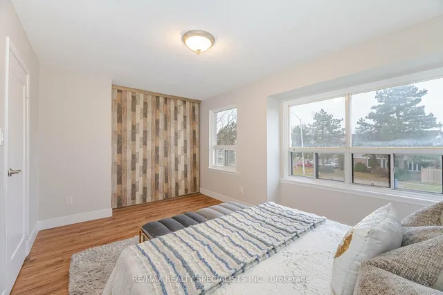 Additional property image - 8 Guildford Cres Unit 8