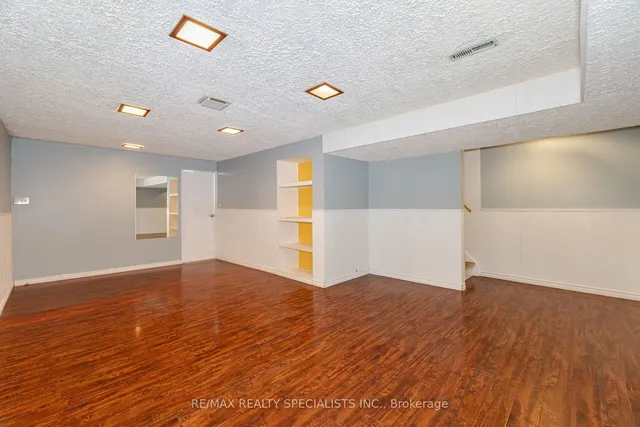 Additional property image - 8 Guildford Cres Unit 8