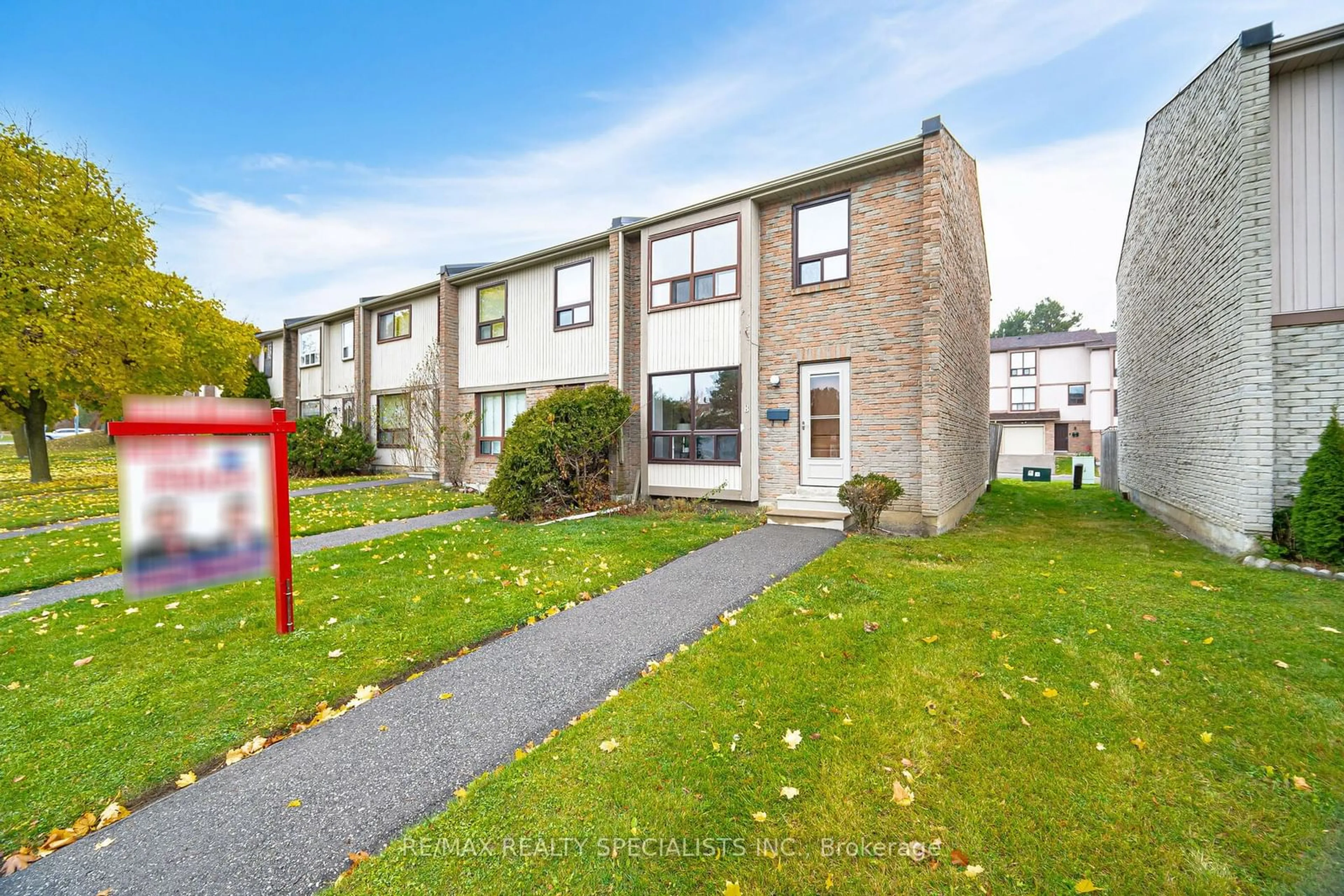 A pic from exterior of the house or condo, the street view for 8 Guildford Cres #8, Brampton Ontario L6S 3K2