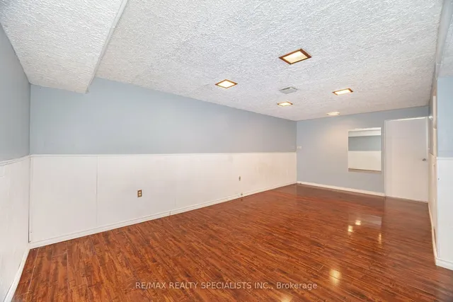 Additional property image - 8 Guildford Cres Unit 8