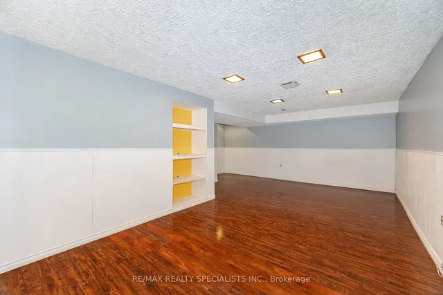 Additional property image - 8 Guildford Cres Unit 8