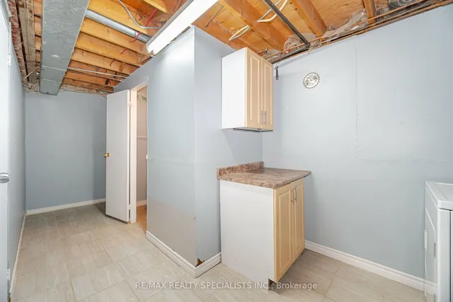 Additional property image - 8 Guildford Cres Unit 8