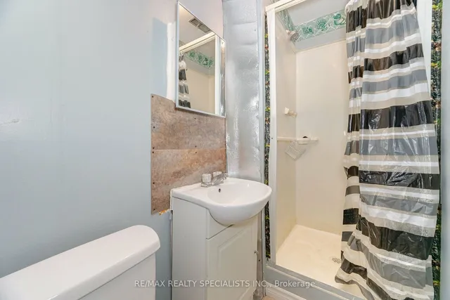 Additional property image - 8 Guildford Cres Unit 8
