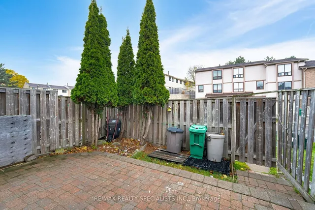 Additional property image - 8 Guildford Cres Unit 8