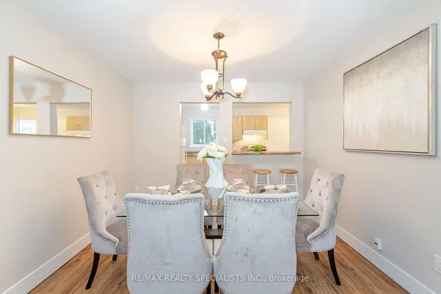 Additional property image - 8 Guildford Cres Unit 8