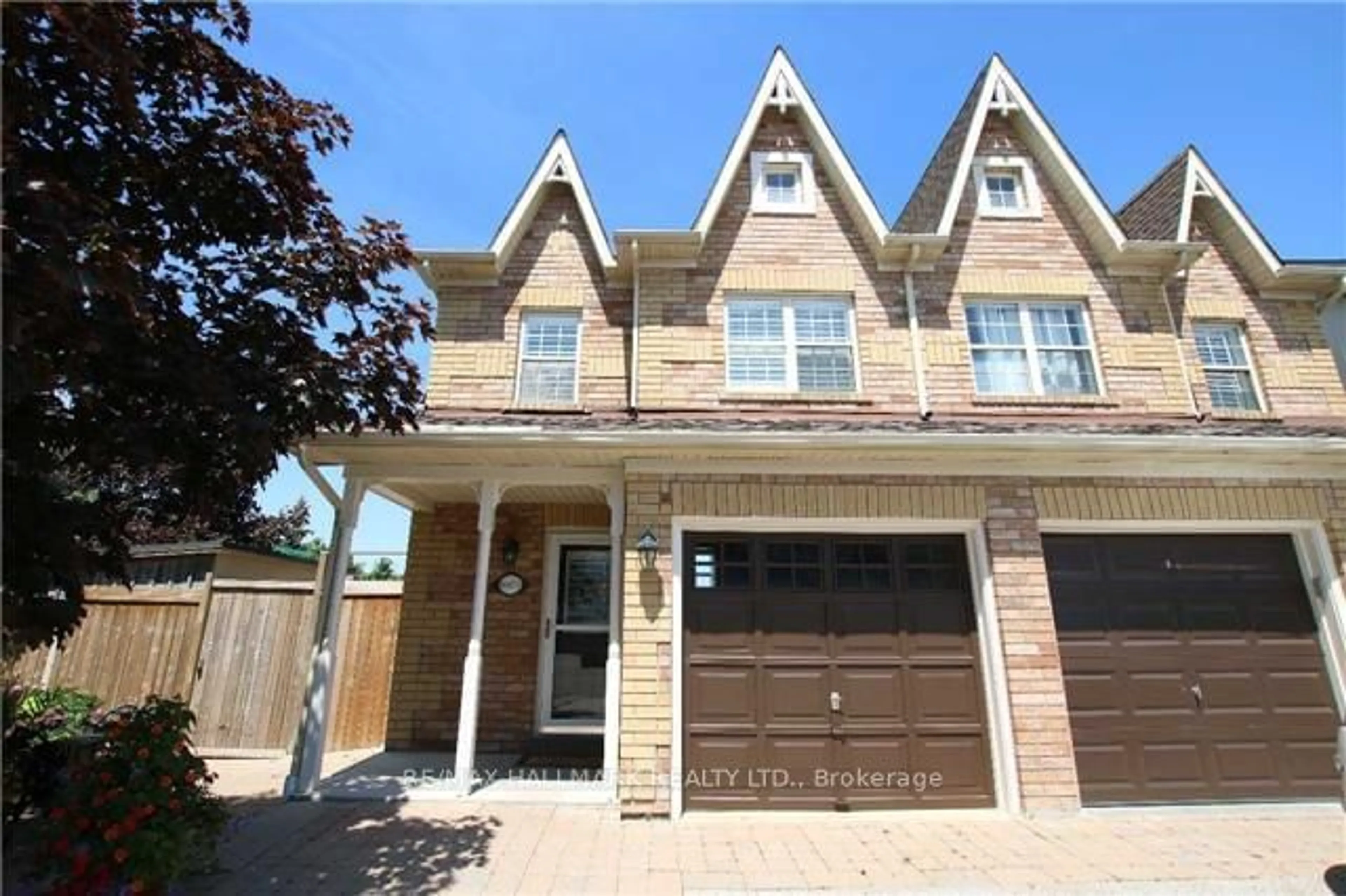 Home with brick exterior material for 6873 Shade House Crt, Mississauga Ontario L5W 1C3