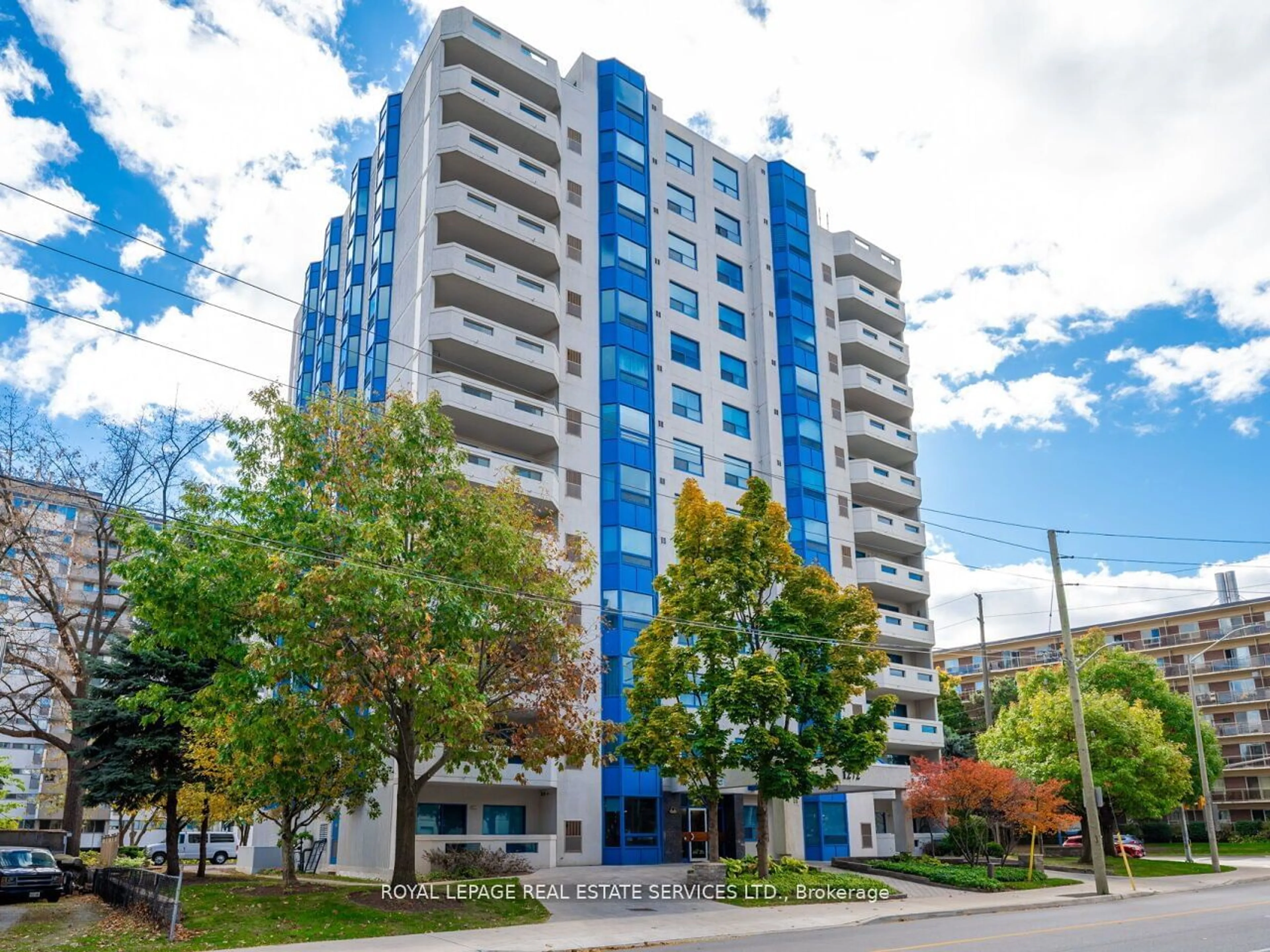 A pic from exterior of the house or condo, the front or back of building for 1272 Ontario St #901, Burlington Ontario L7S 2L8