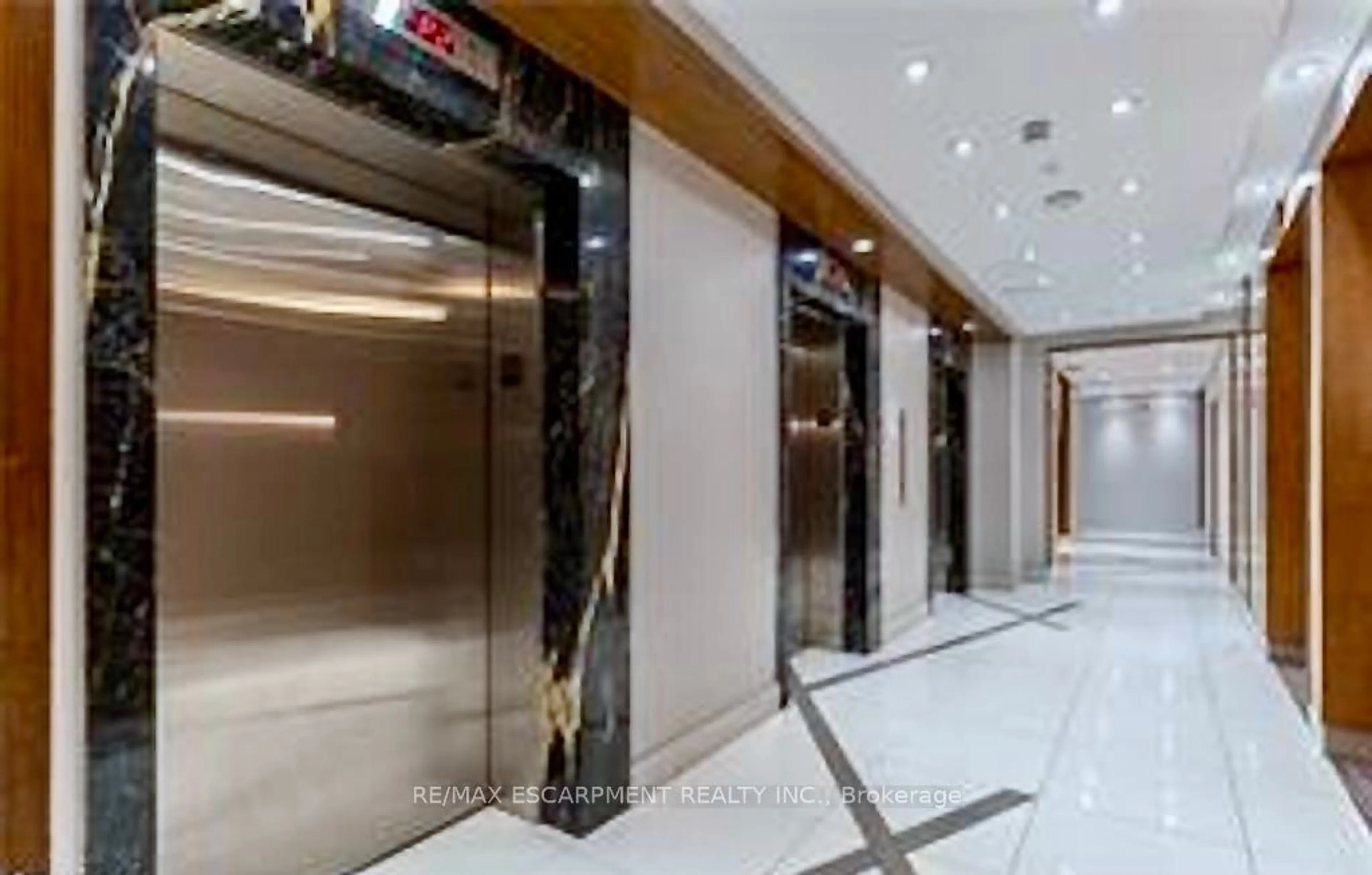 Indoor foyer, unknown floor for 75 Eglinton Ave #2307, Mississauga Ontario L5R 0E5