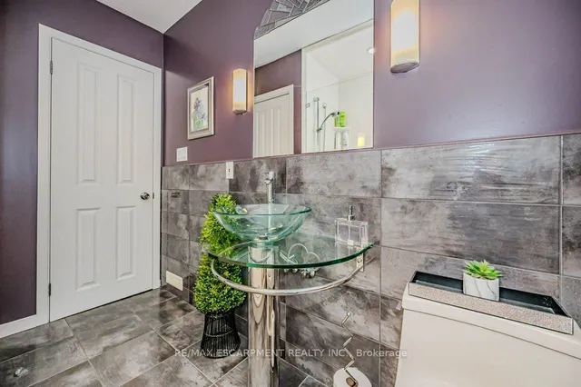 Additional property image - 957 Sanford Dr