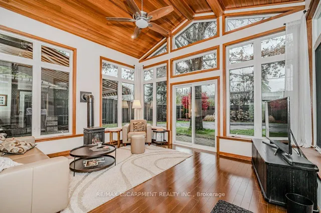 Additional property image - 957 Sanford Dr