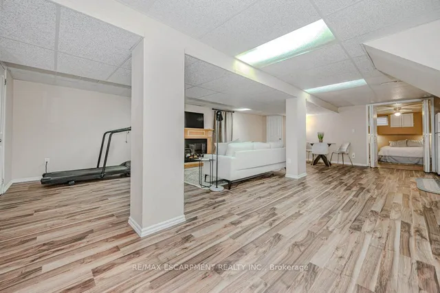 Additional property image - 957 Sanford Dr