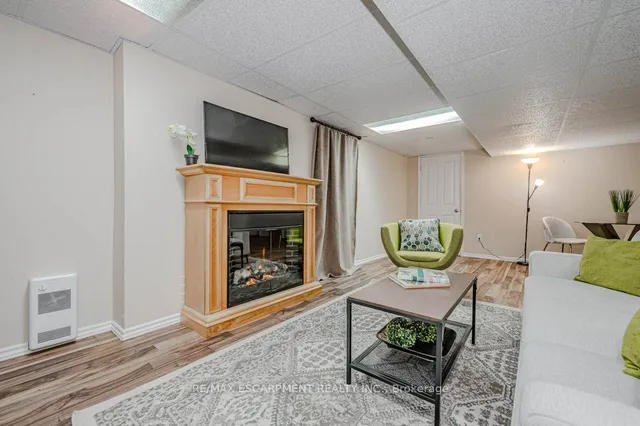 Additional property image - 957 Sanford Dr