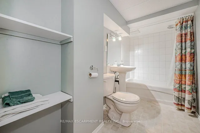 Additional property image - 957 Sanford Dr