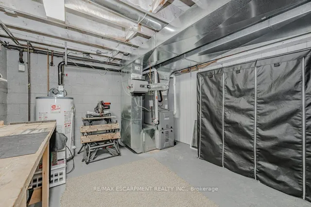 Additional property image - 957 Sanford Dr