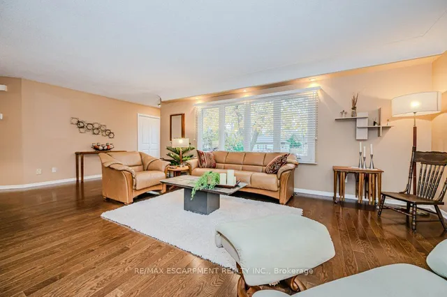 Additional property image - 957 Sanford Dr