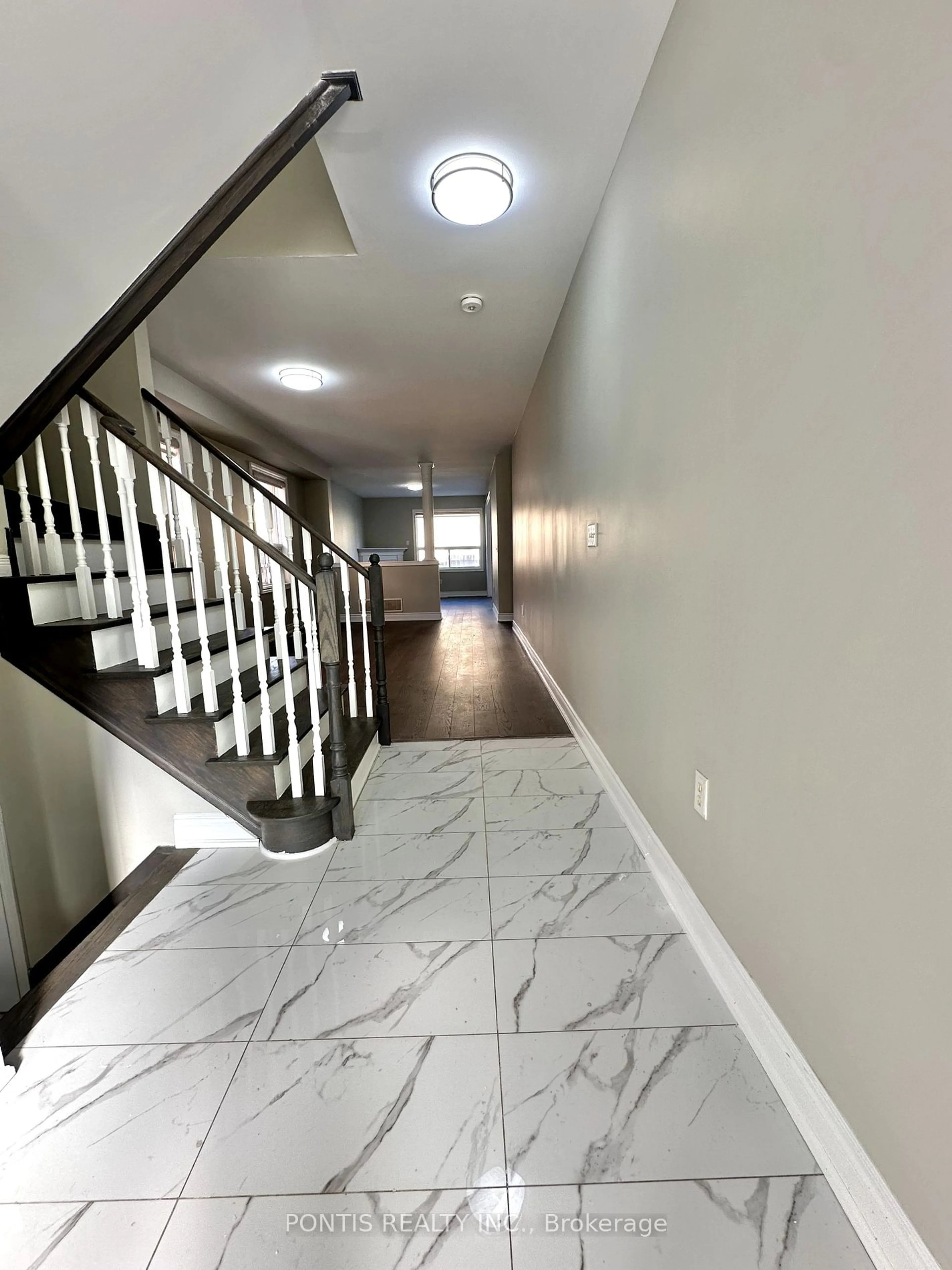 Indoor foyer, cement floor for 25 Frostbite Lane, Brampton Ontario L6R 3L6