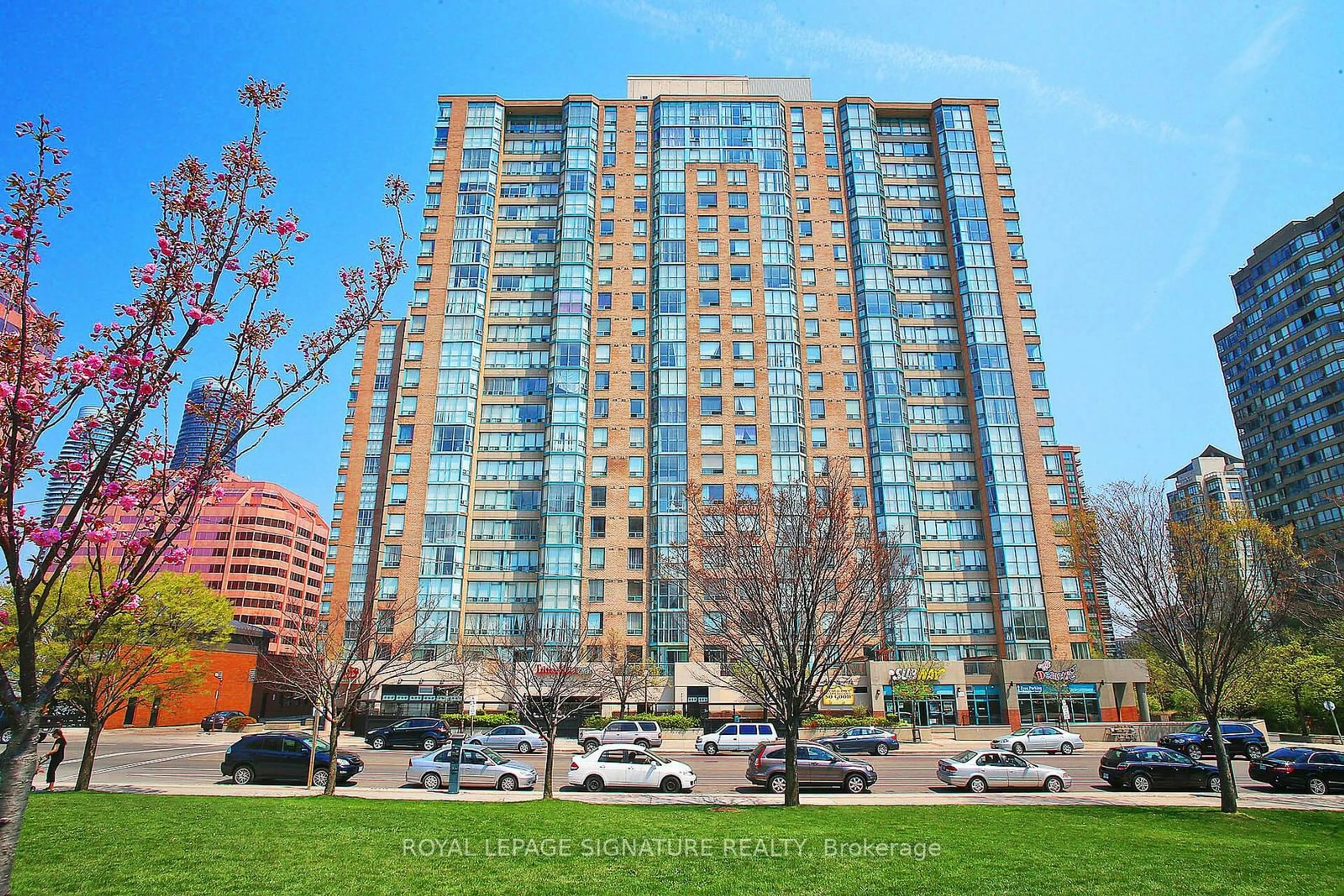 A pic from exterior of the house or condo, the front or back of building for 285 Enfield Pl #610, Mississauga Ontario L5B 4L8