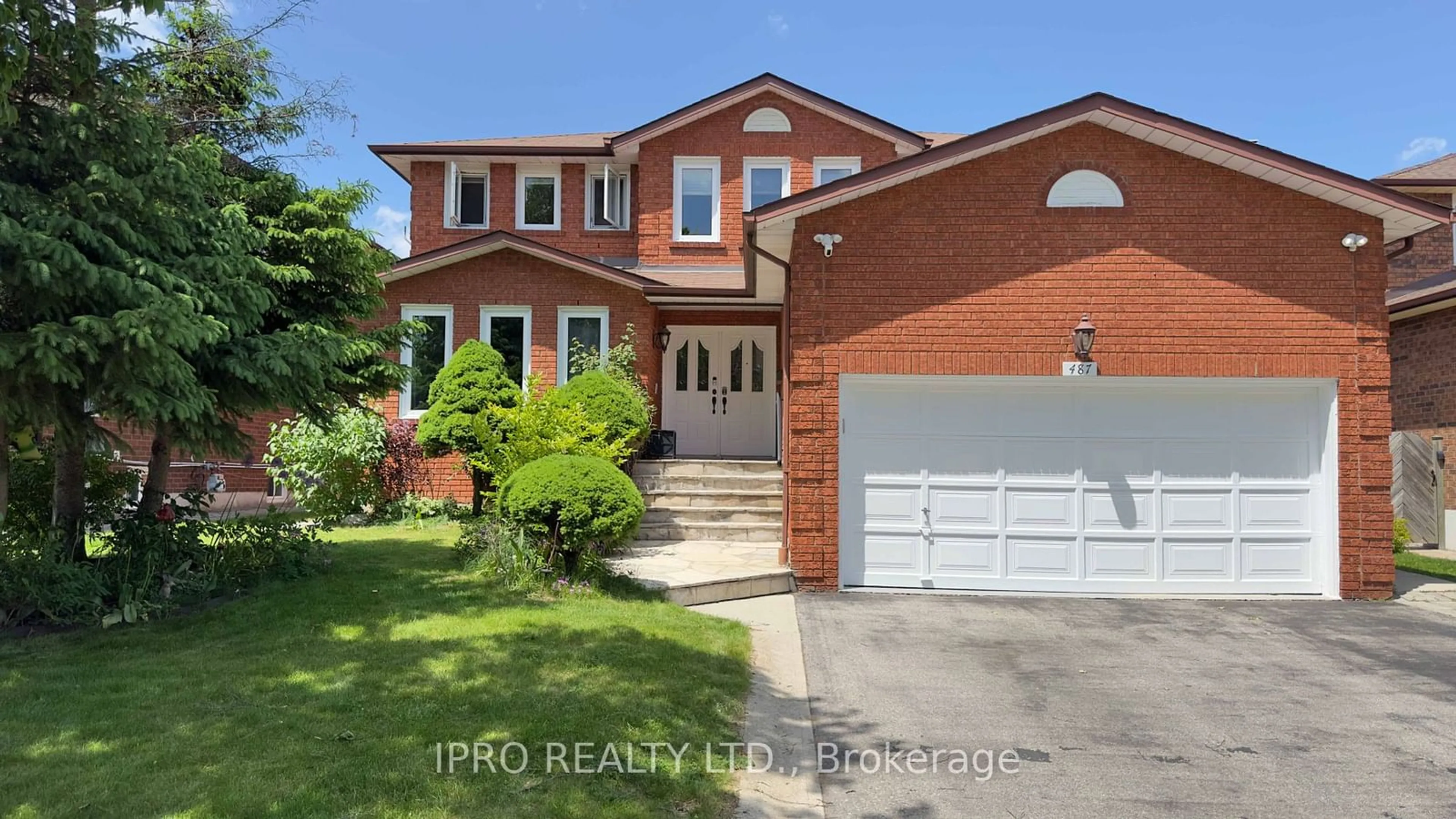 Frontside or backside of a home, the street view for 487 Cullen Ave, Mississauga Ontario L5B 2Y1