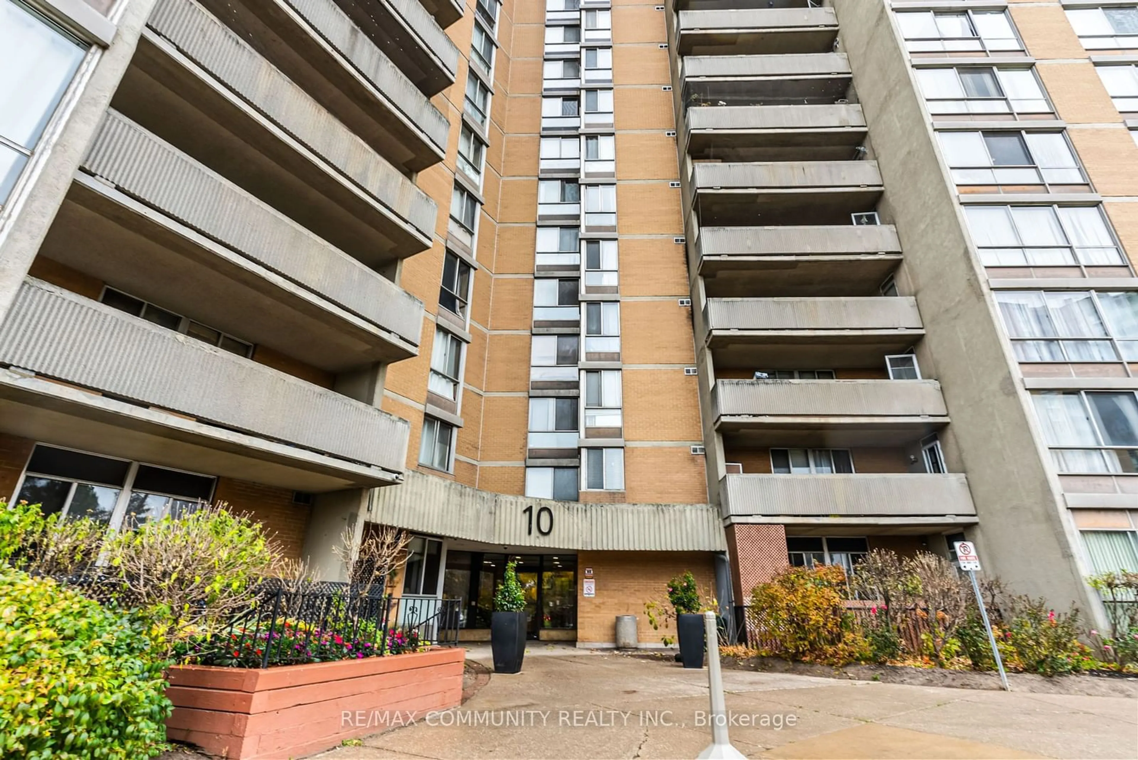 A pic from exterior of the house or condo, the front or back of building for 10 Martha Eaton Way #713, Toronto Ontario M6M 5B3