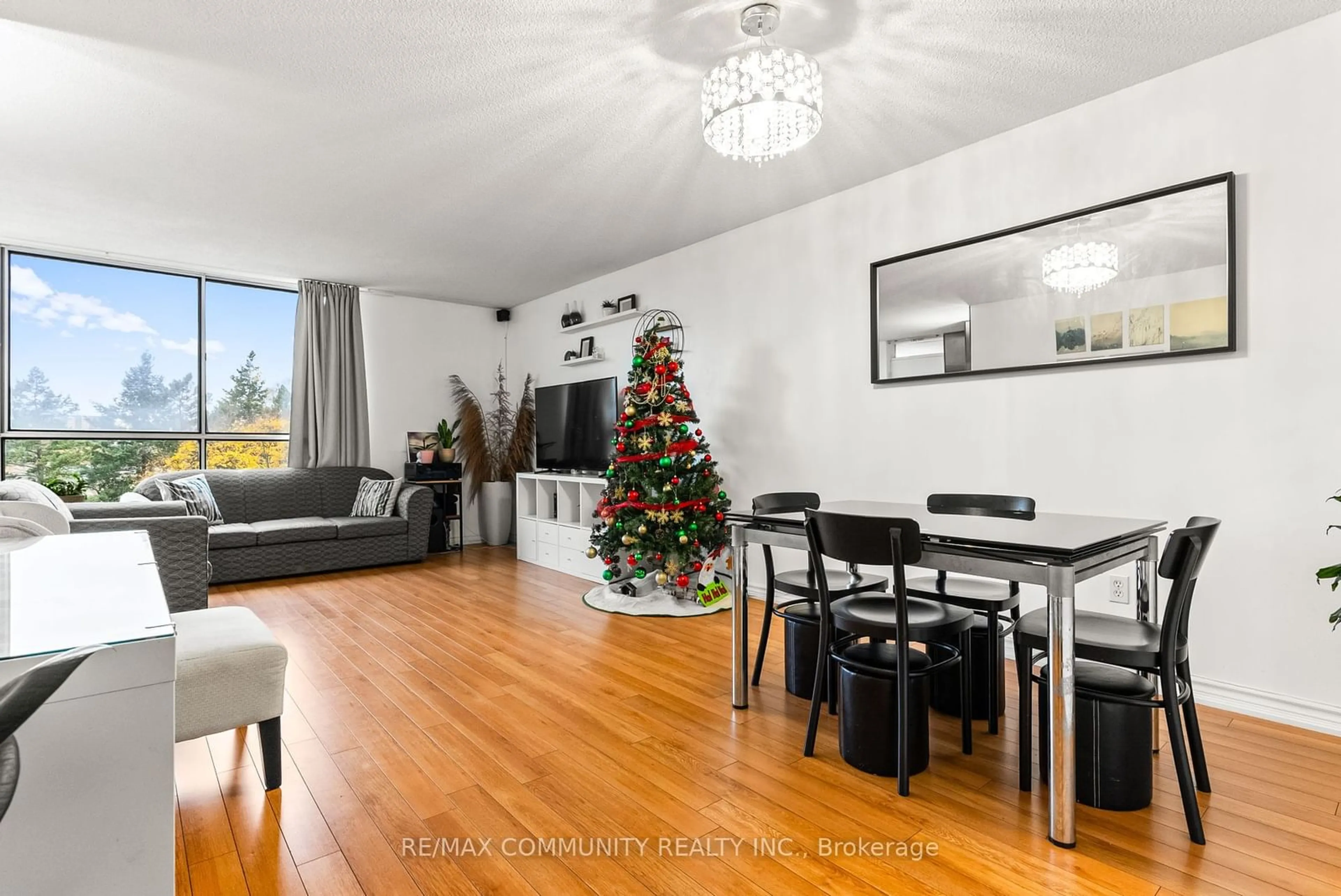 Dining room, wood floors for 10 Martha Eaton Way #713, Toronto Ontario M6M 5B3