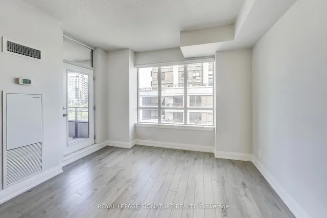 Additional property image - 1060 Sheppard Ave Unit 306