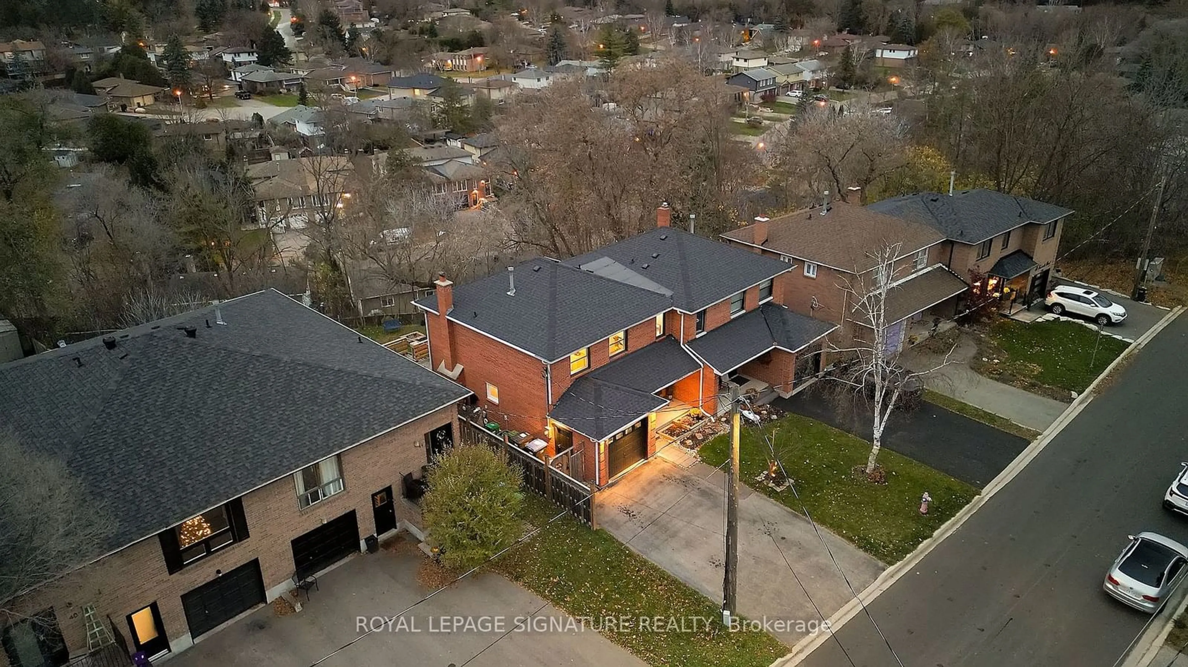 A pic from exterior of the house or condo, the street view for 48 Sackville St, Caledon Ontario L7E 1B8