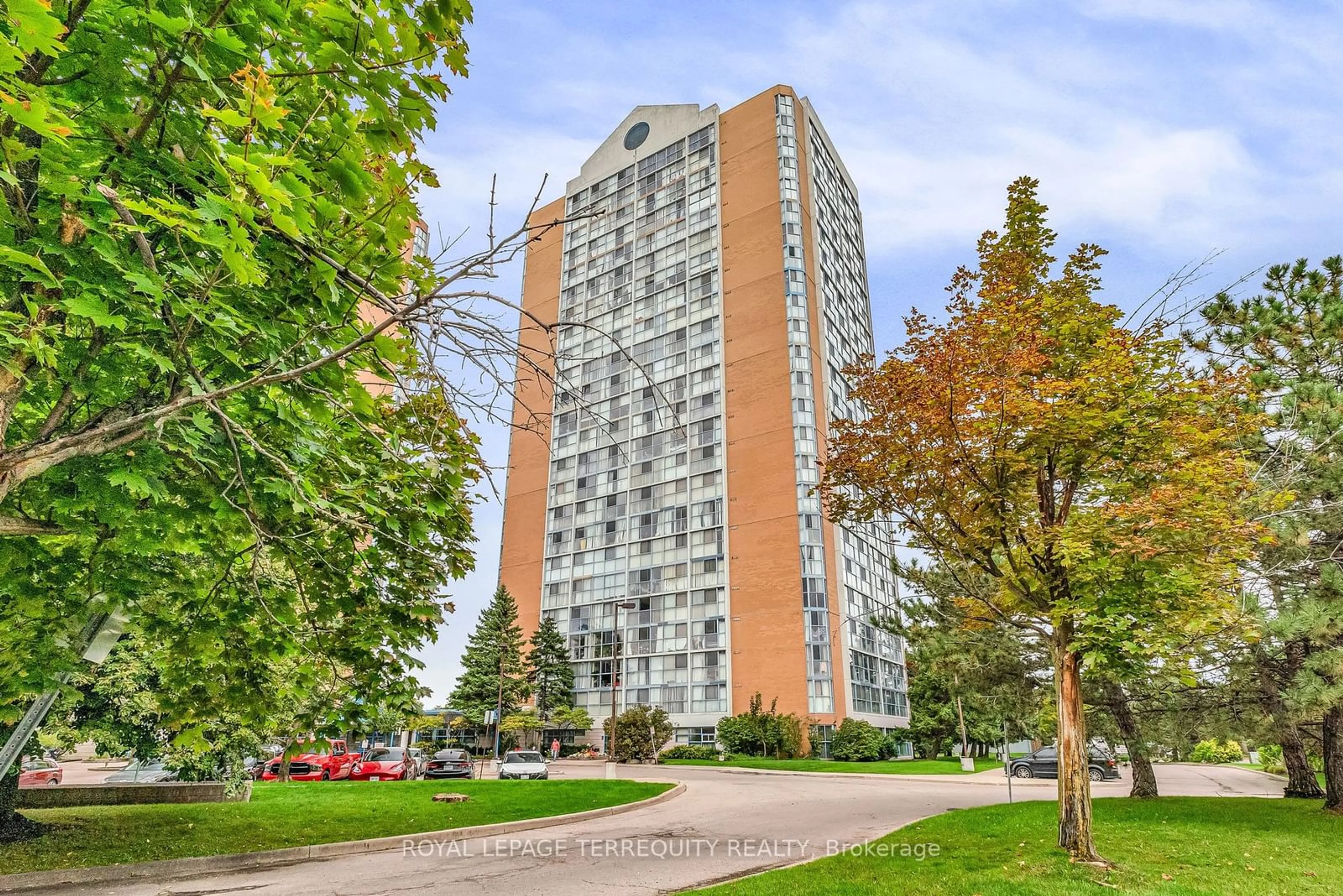 A pic from exterior of the house or condo, the street view for 35 Trailwood Dr #614, Mississauga Ontario L4Z 3L6