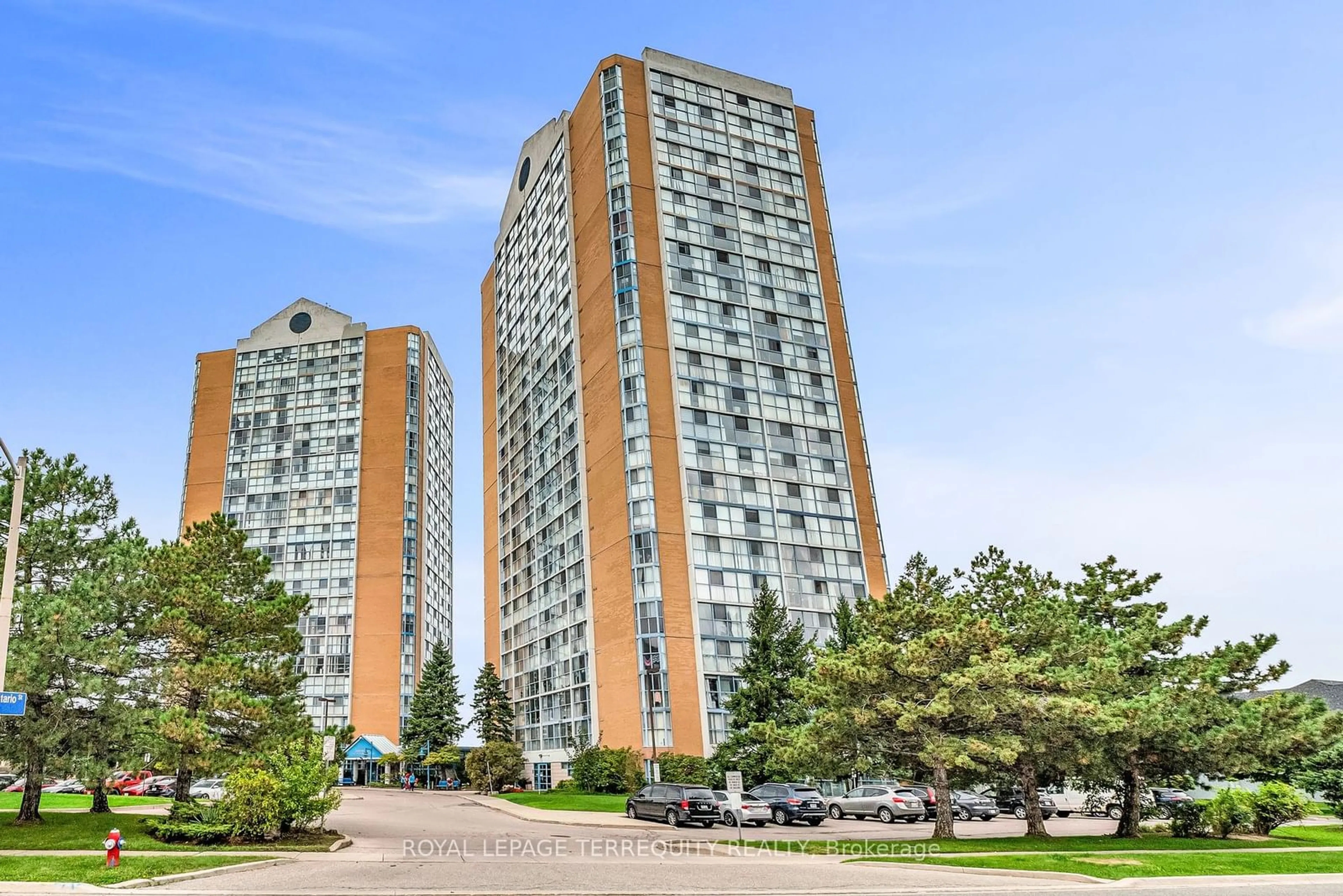 A pic from exterior of the house or condo, the front or back of building for 35 Trailwood Dr #614, Mississauga Ontario L4Z 3L6