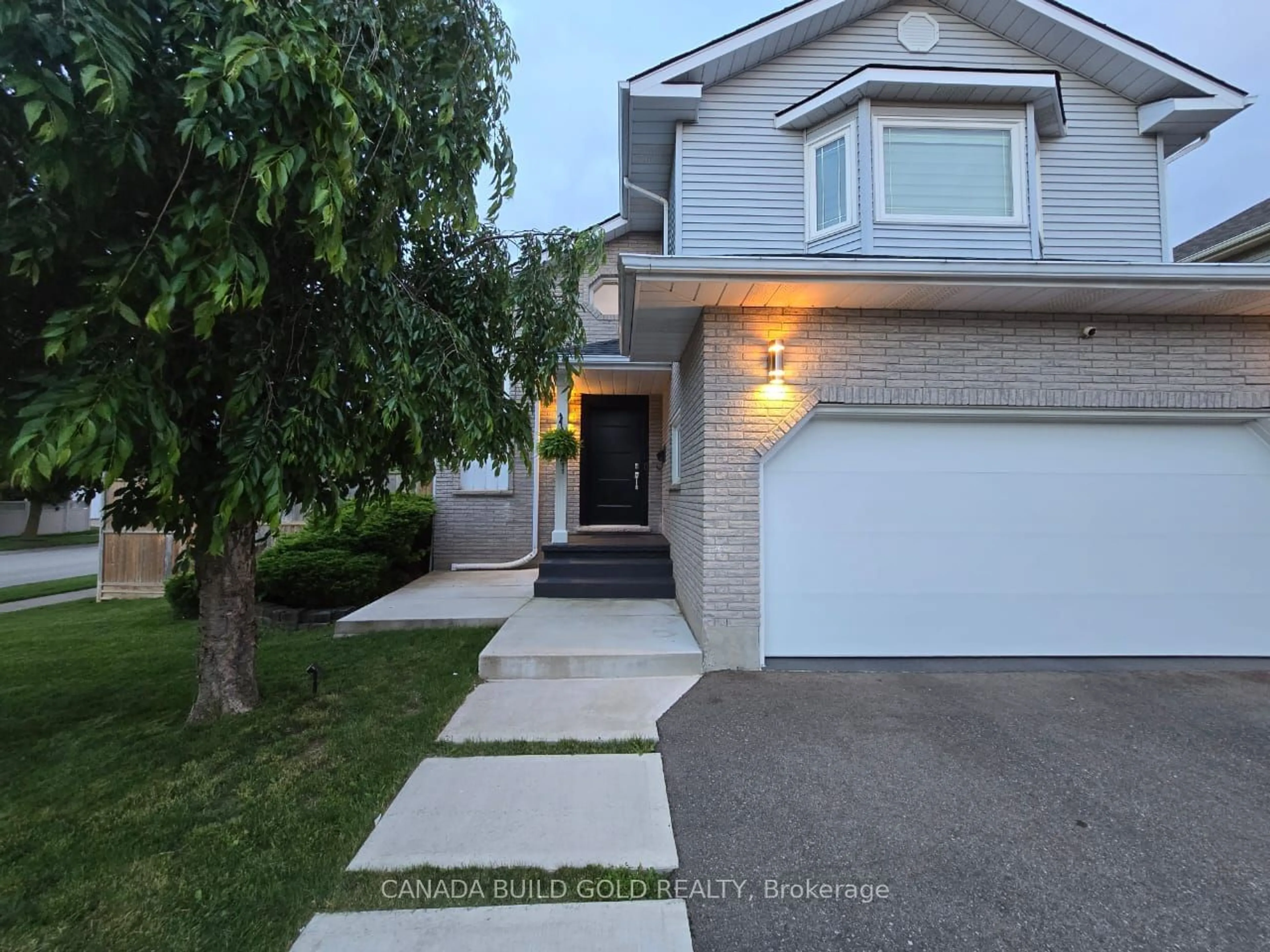 Frontside or backside of a home, the street view for 2211 Heidi Ave, Burlington Ontario L7M 3W5