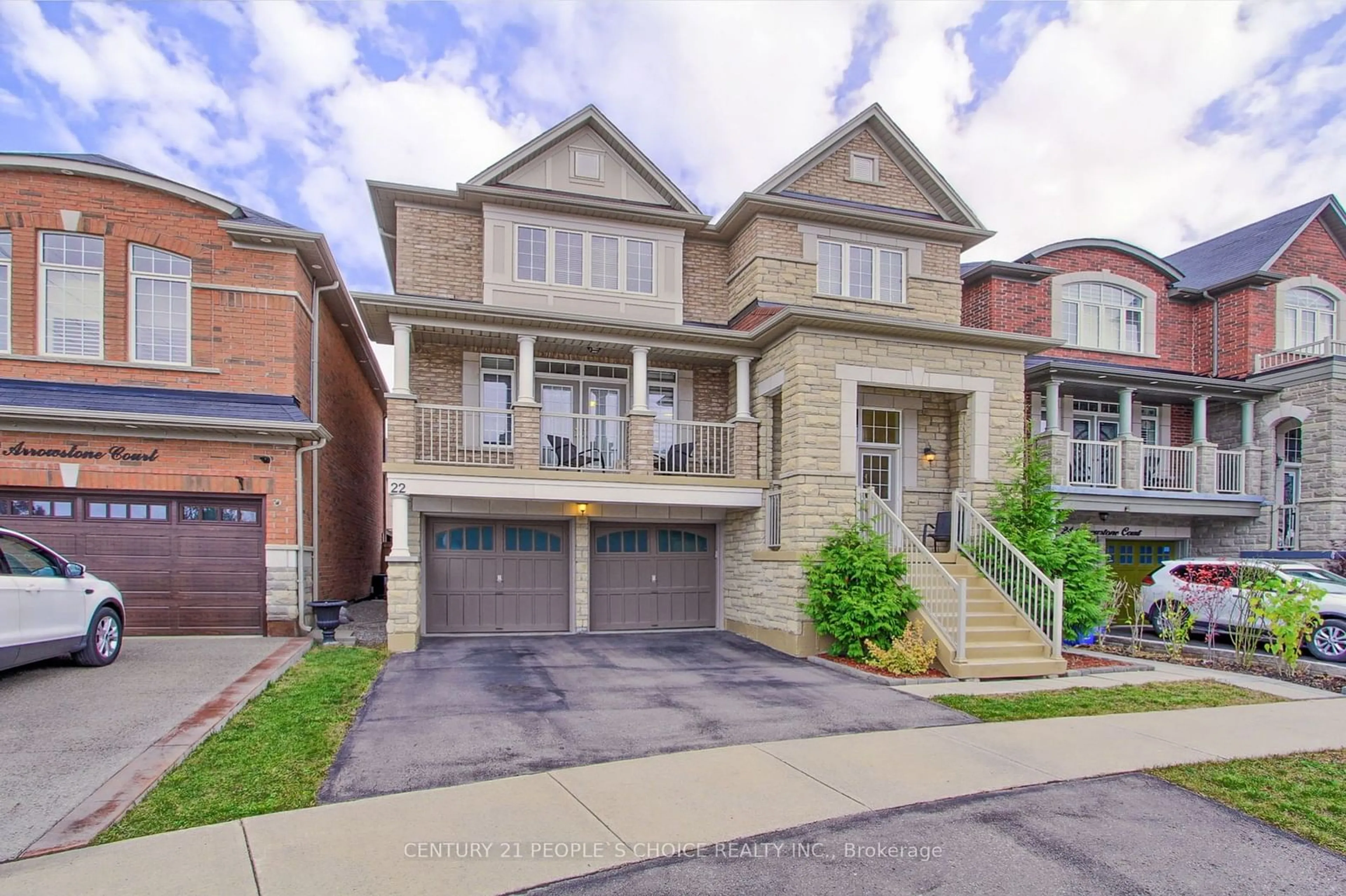 Frontside or backside of a home, the street view for 22 Arrowstone Crt, Brampton Ontario L6R 0V7