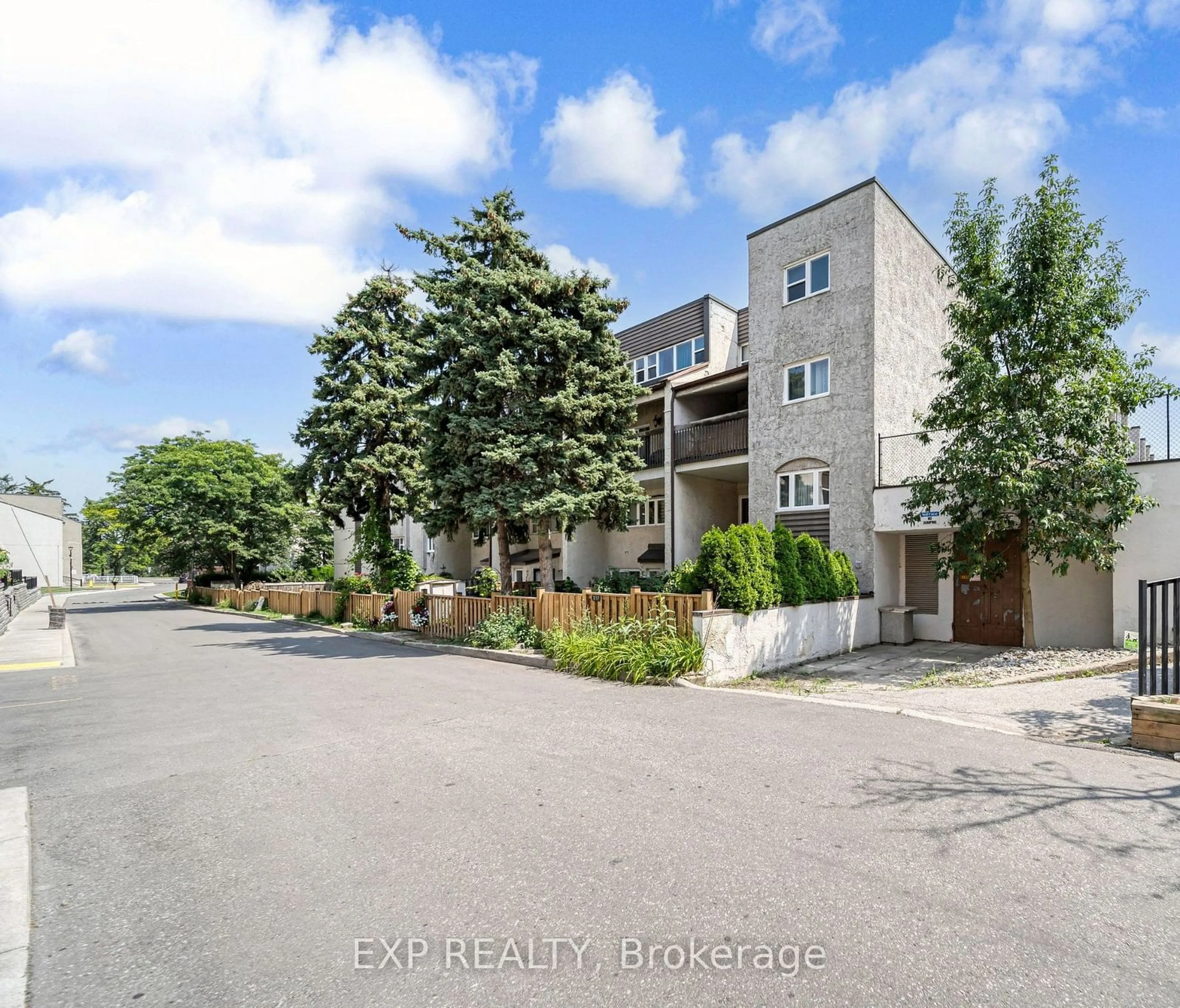 A pic from exterior of the house or condo, the street view for 1055 Dundas St #208, Mississauga Ontario L4Y 3X6