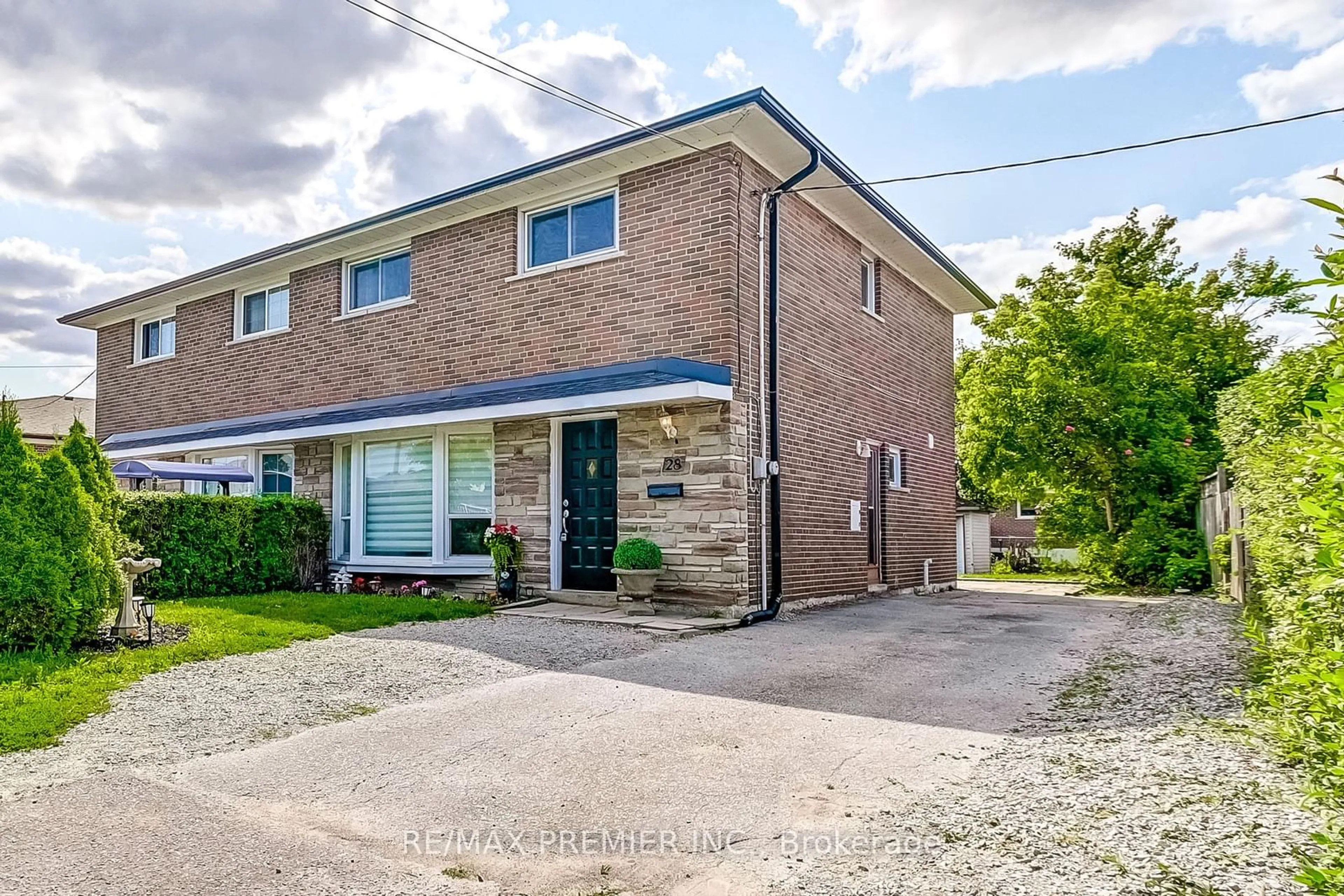 A pic from exterior of the house or condo, cottage for 28 Navenby Cres, Toronto Ontario M9L 1B2