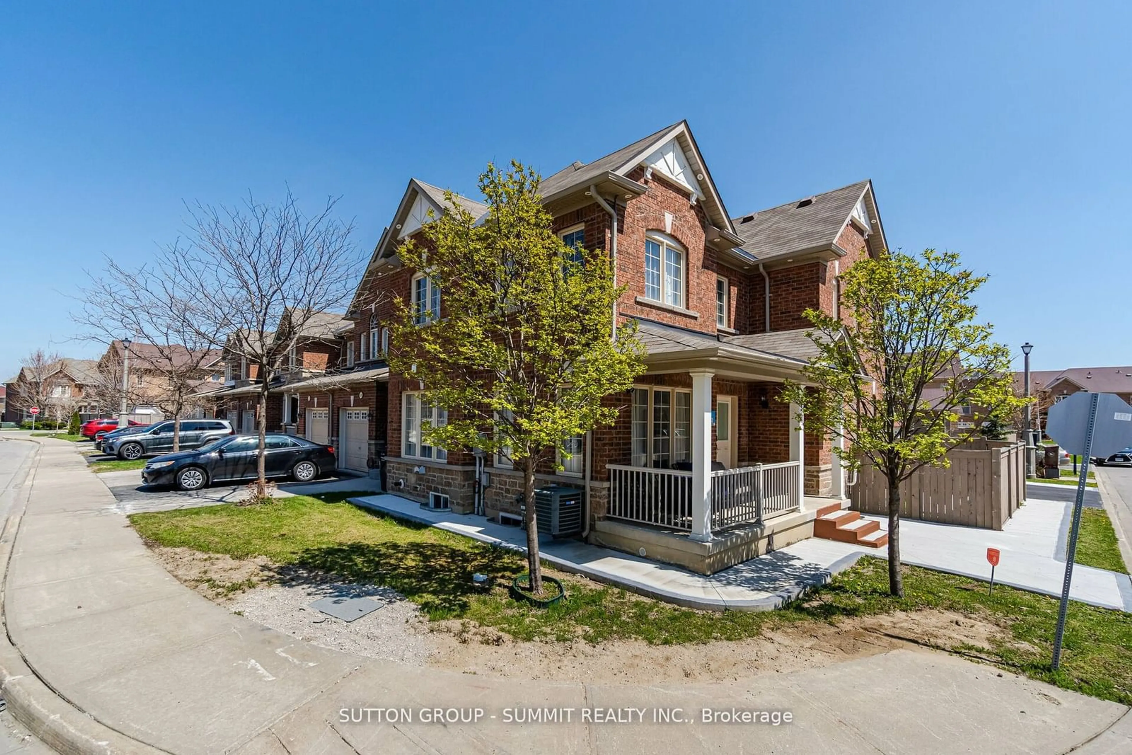 A pic from exterior of the house or condo, the street view for 20 BELLHAVEN Cres, Brampton Ontario L6R 0W7