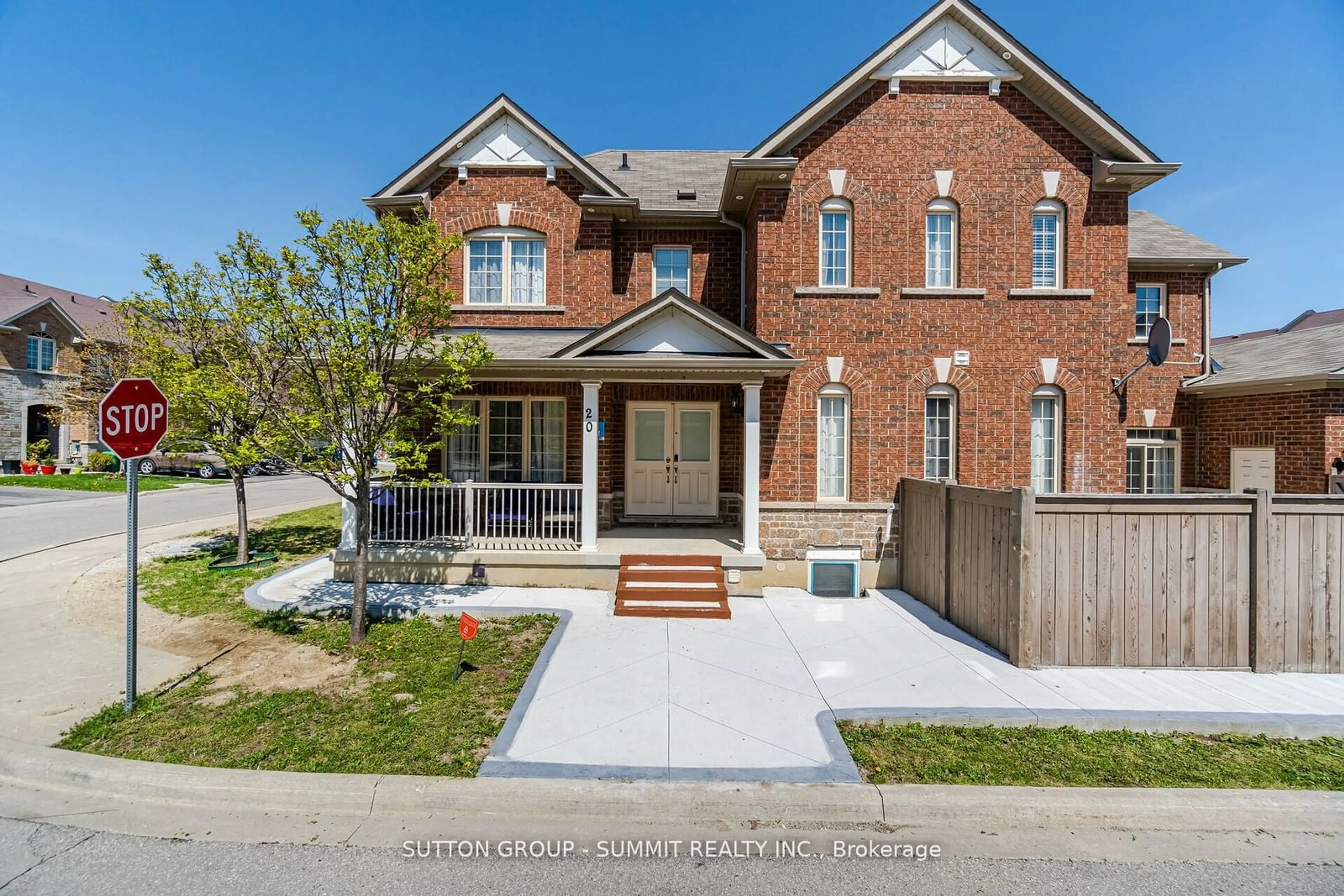 Home with brick exterior material for 20 BELLHAVEN Cres, Brampton Ontario L6R 0W7