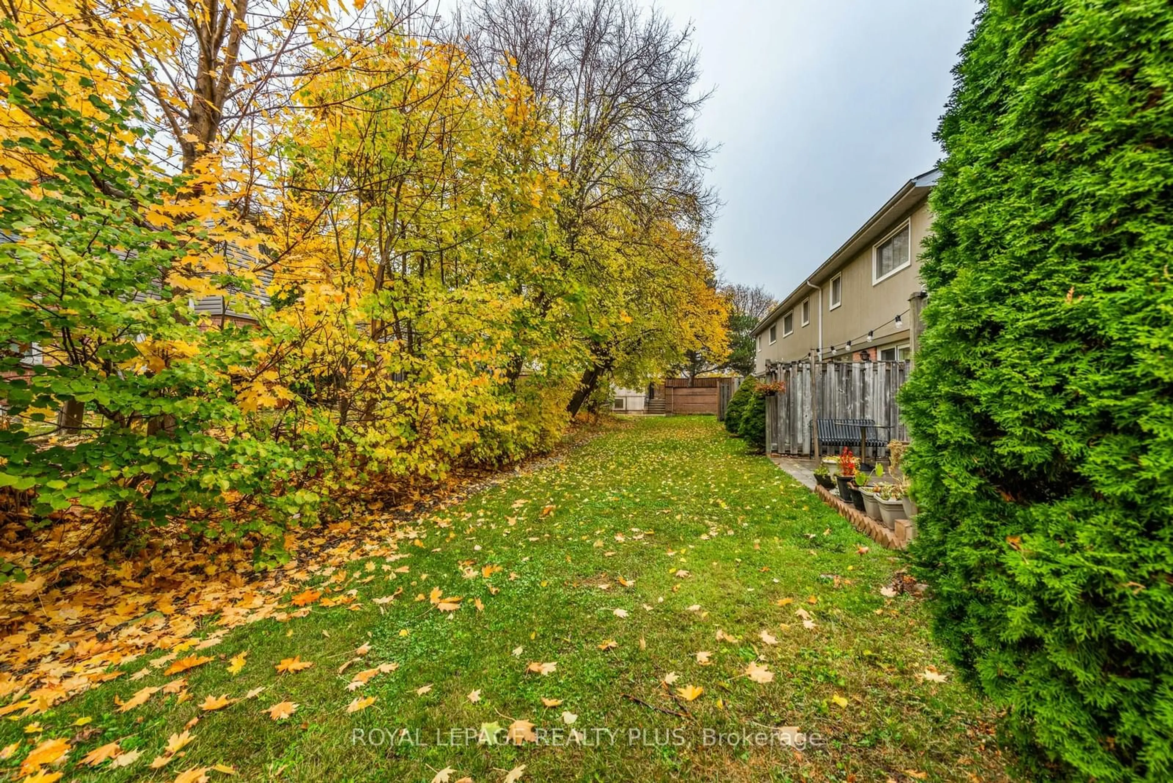 Patio, the fenced backyard for 3079 Fifth Line #75, Mississauga Ontario L5L 3T1