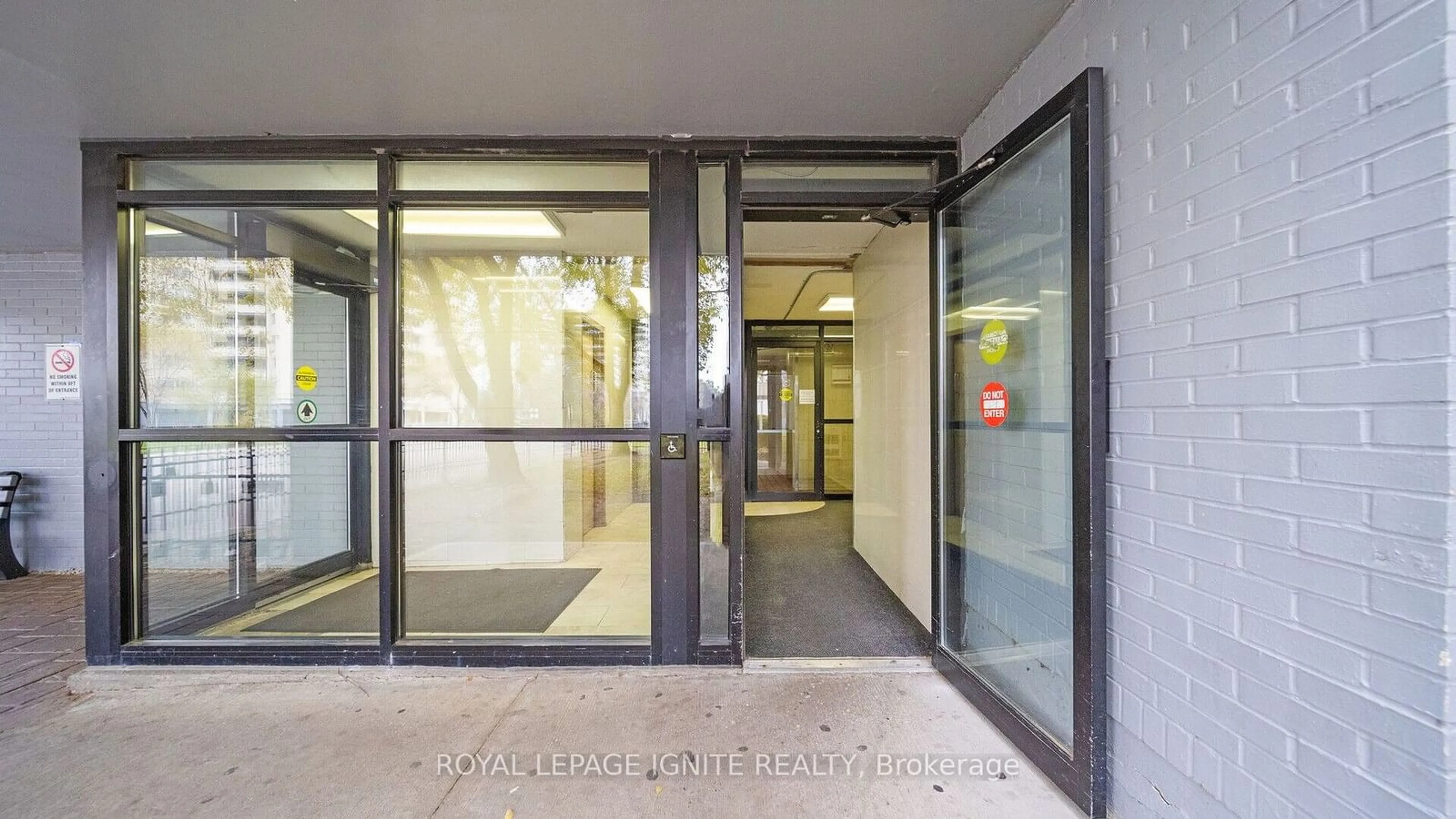 Indoor foyer, unknown floor for 320 Dixon Rd #810, Toronto Ontario M9R 1S8