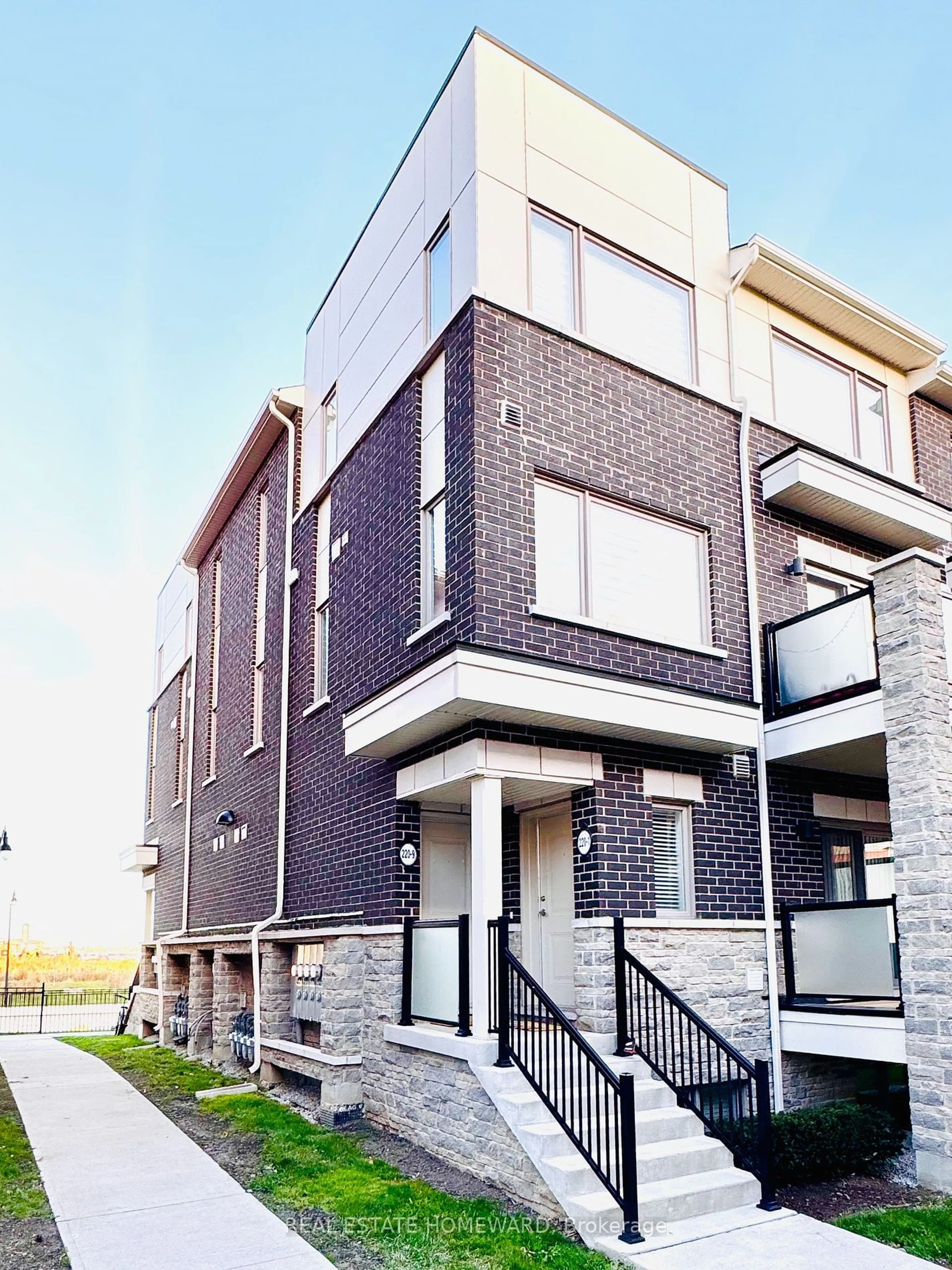 A pic from exterior of the house or condo, the front or back of building for 220 Lagerfeld Dr #9, Brampton Ontario L7A 5H1