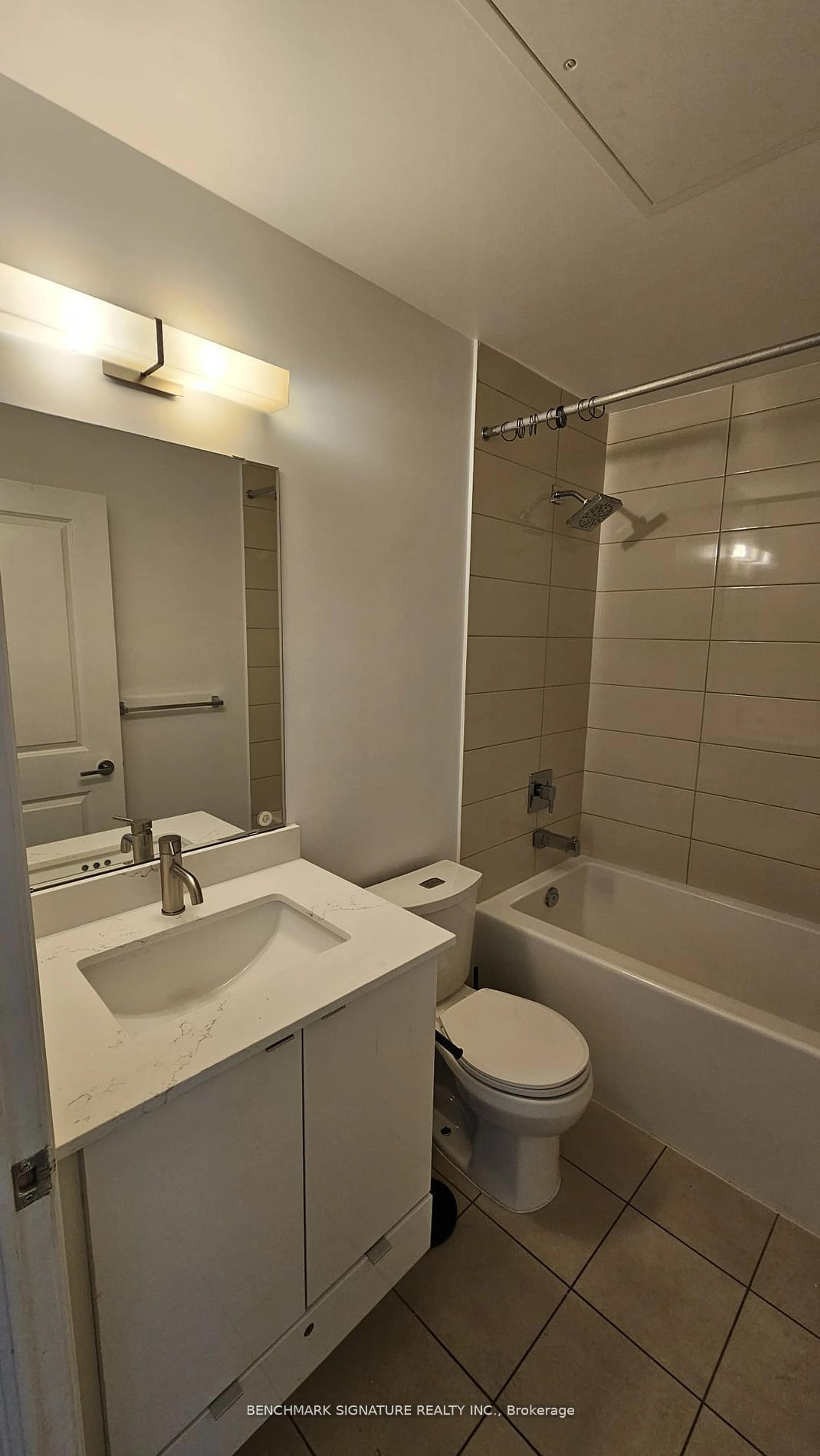 Standard bathroom for 60 Annie Craig Dr #407, Toronto Ontario M8V 0C5