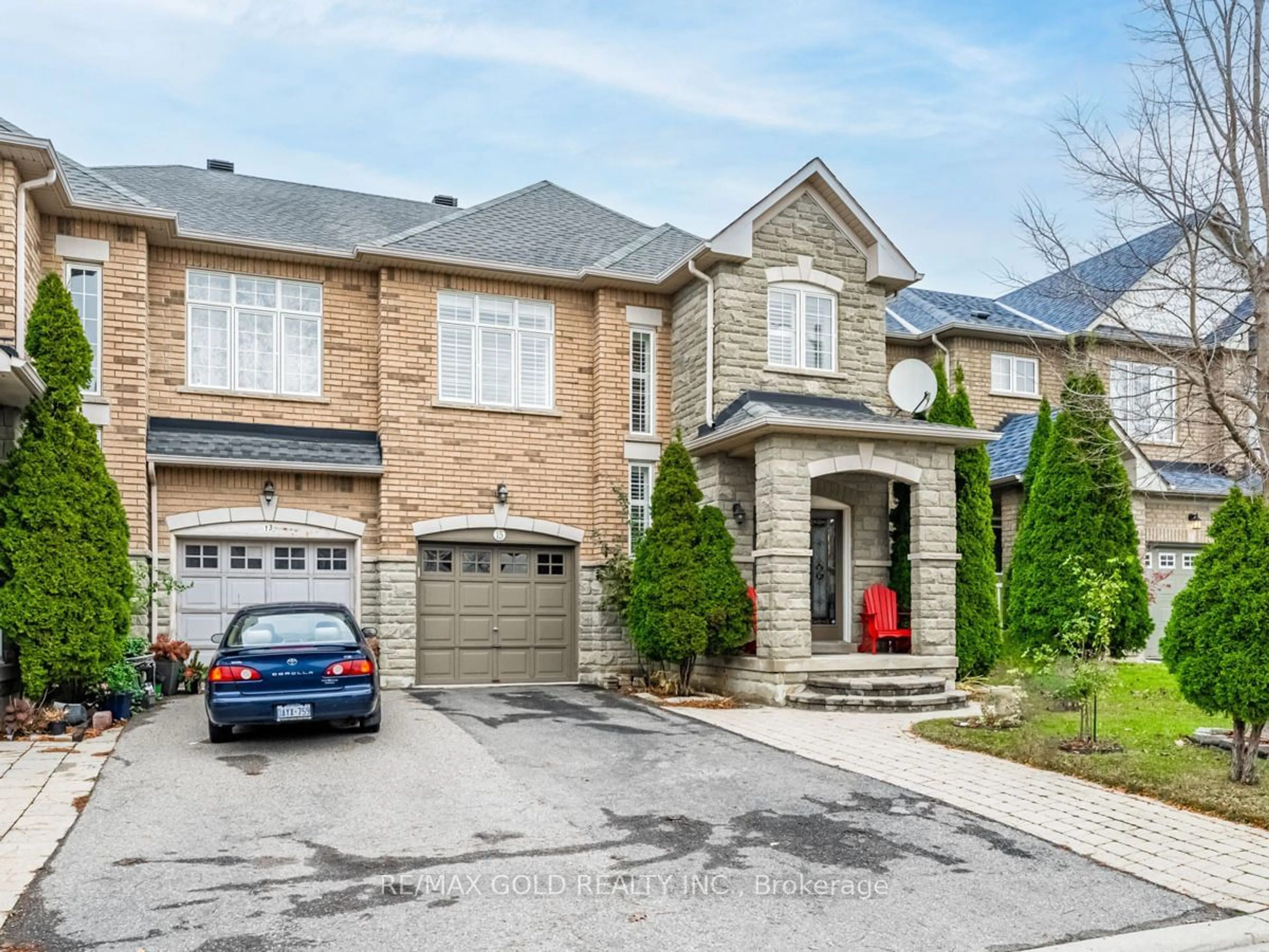 Home with brick exterior material for 15 Royal Vista Rd, Brampton Ontario L6Y 0K8