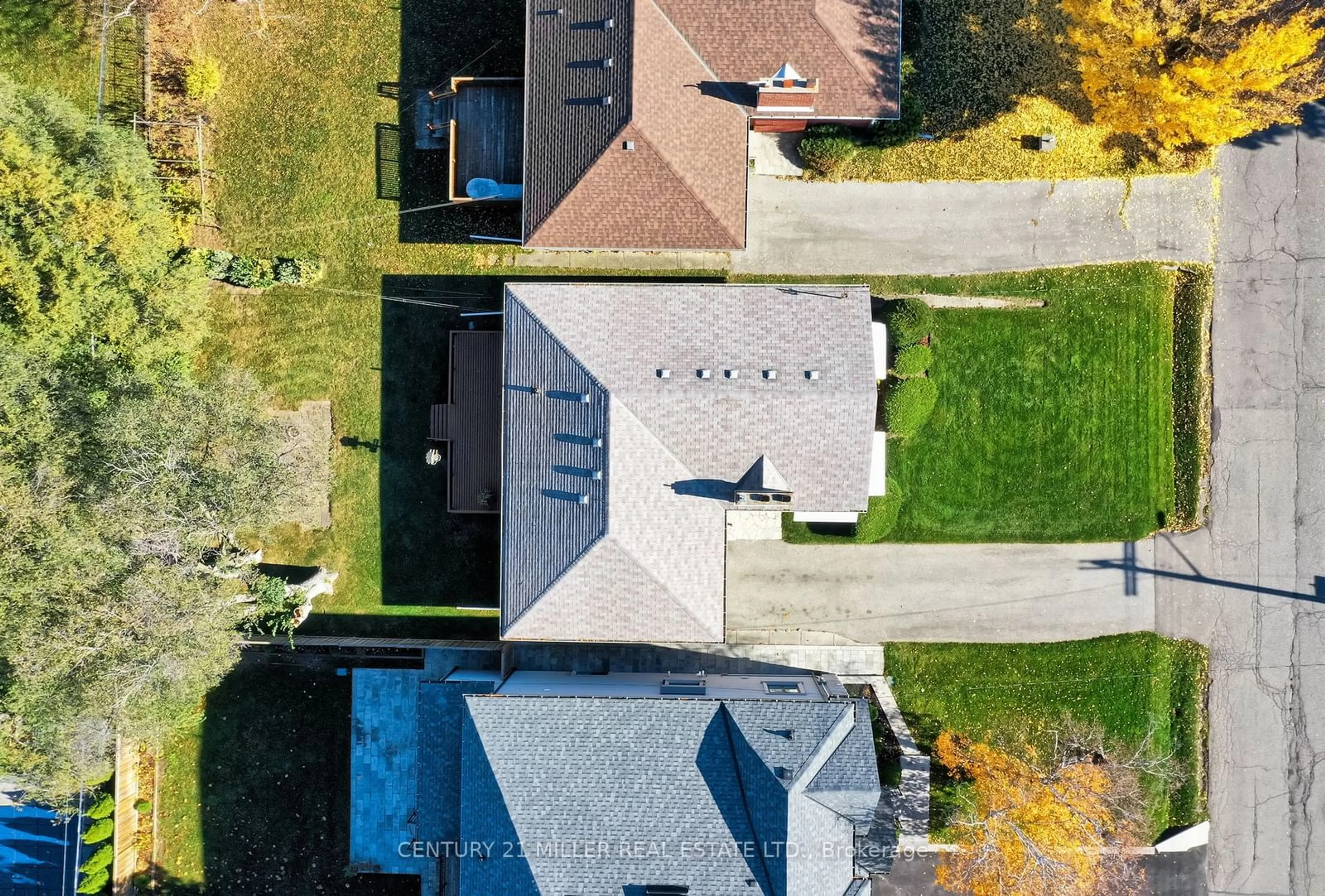 Frontside or backside of a home, the street view for 26 Saybrook Ave, Toronto Ontario M8Z 2V4