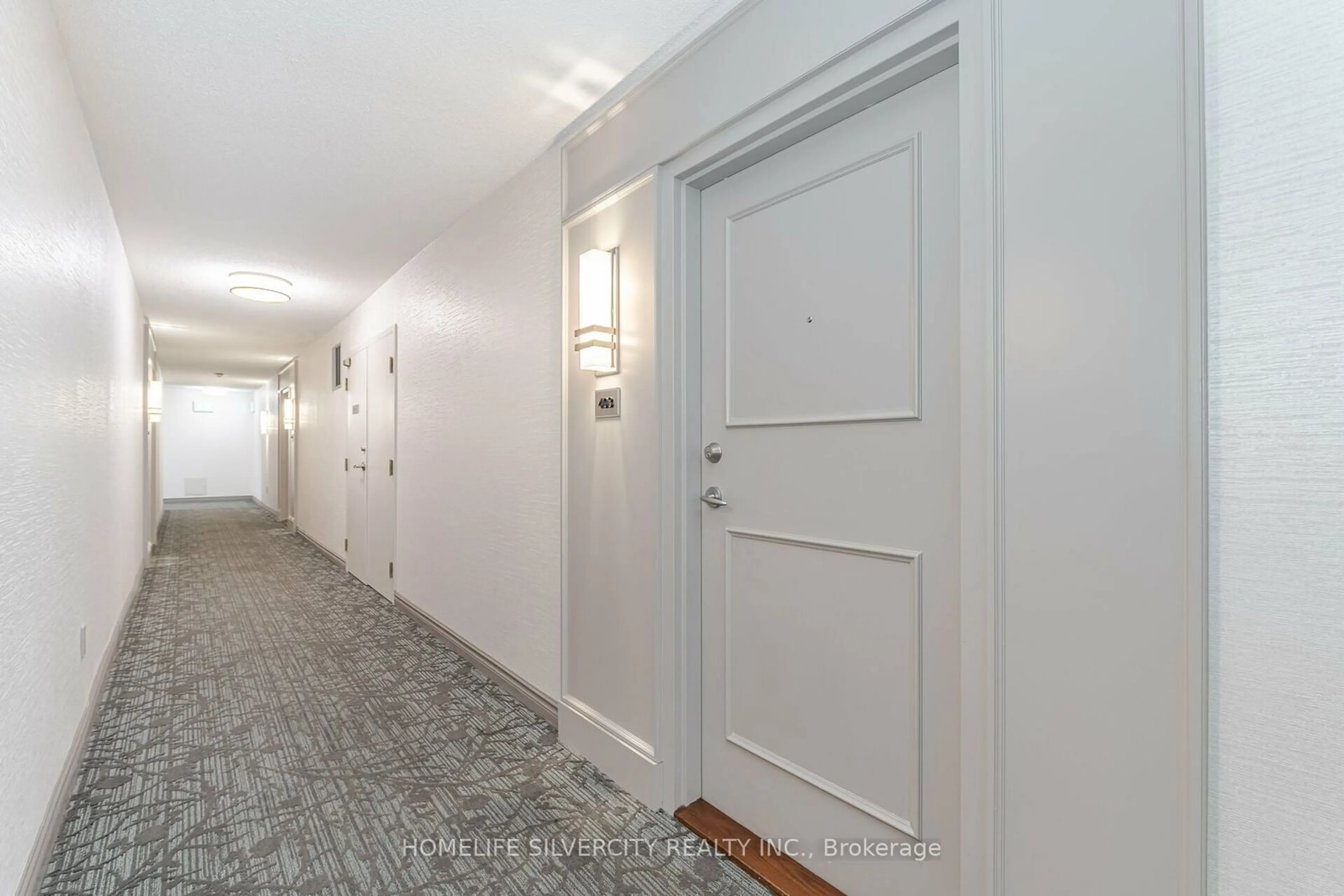 Indoor foyer, not visible floor for 75 King St #403, Mississauga Ontario L5A 4G5