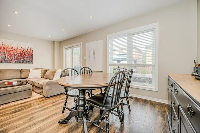 Additional property image - 633 Amelia Cres