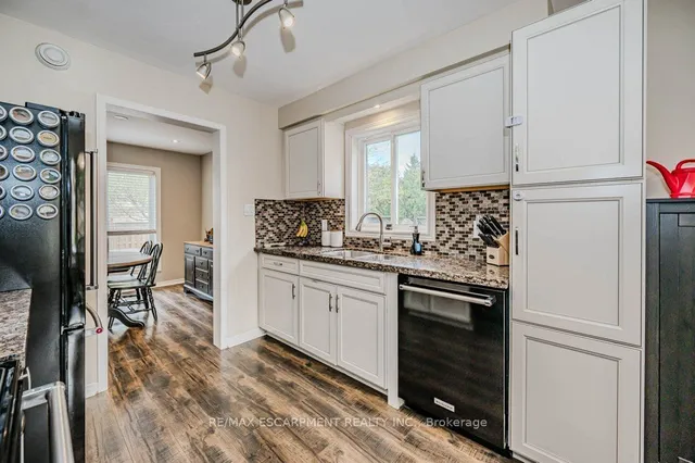 Additional property image - 633 Amelia Cres