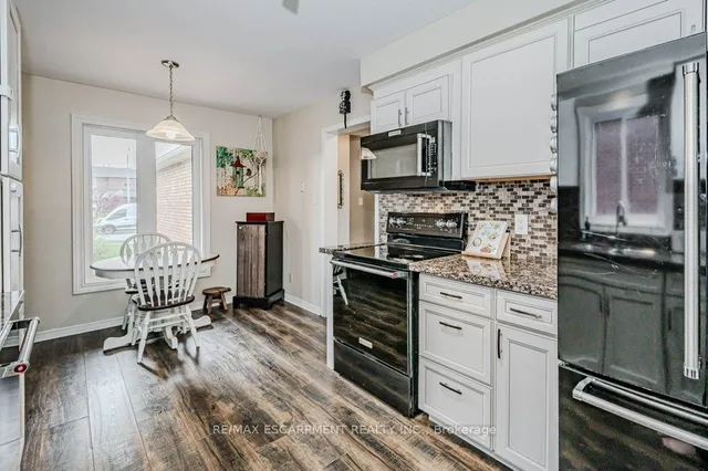 Additional property image - 633 Amelia Cres