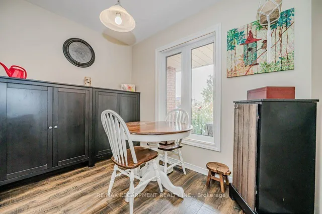 Additional property image - 633 Amelia Cres
