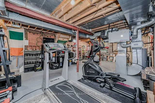 Additional property image - 633 Amelia Cres