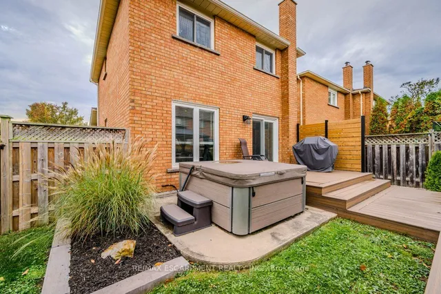 Additional property image - 633 Amelia Cres