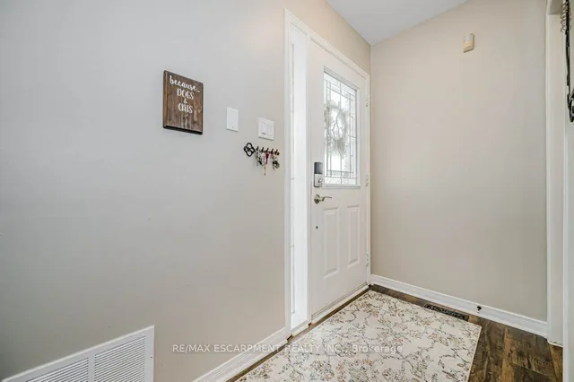 Additional property image - 633 Amelia Cres